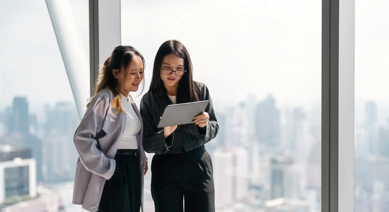 women with tablet