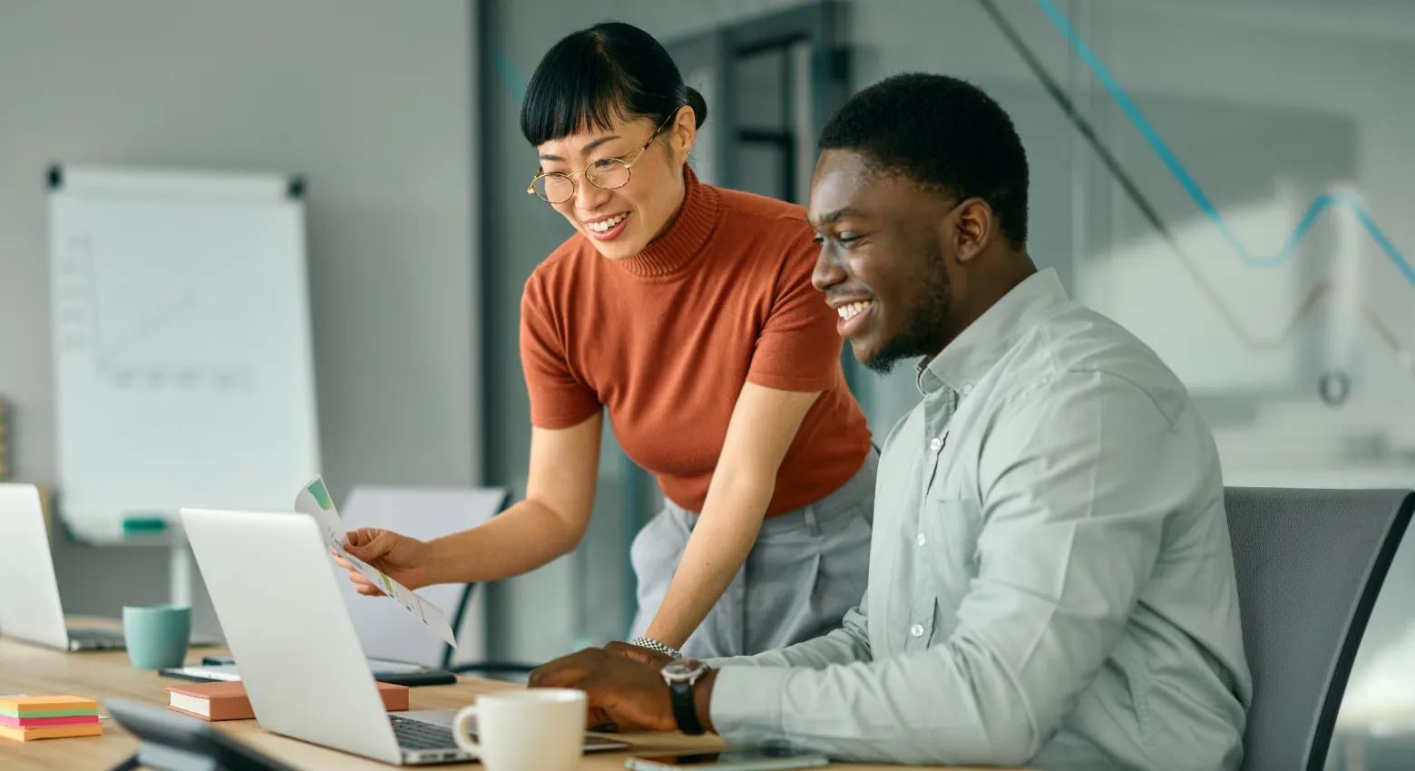 woman man with laptop