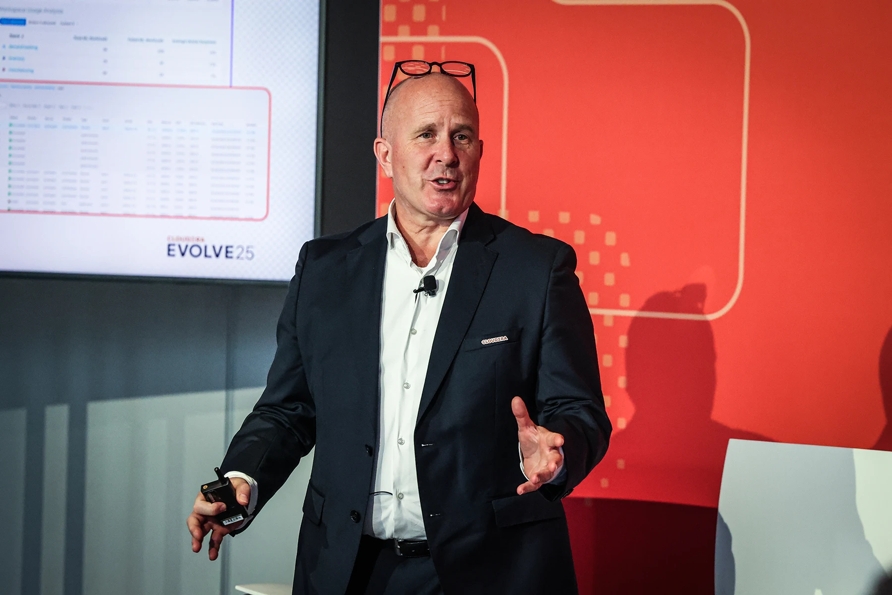 Wim Stoop speaking during a hybrid platform session. 